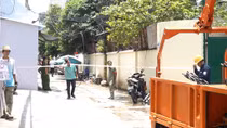 Ngồi uống cà phê, bị dây điện trung thế đứt rơi trúng người
