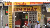 Dùng can xăng cướp tiệm vàng