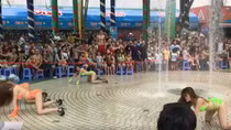 Thanh tra Sở Văn hóa vào cuộc vụ "vũ công mặc bikini múa nước gây phản cảm"