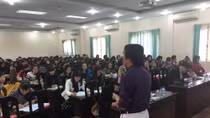 Tiến sĩ 69 tuổi tặng 1.000 cuộc thuyết trình miễn phí