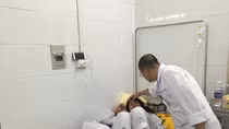 Nhiều bệnh viện ở Hà Nội đông nghịt bệnh nhân vì sốt xuất huyết