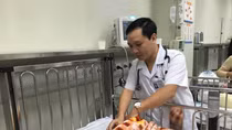 Trẻ ùn ùn nhập viện vì bố mẹ tự mua thuốc điều trị