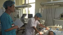Phẫu thuật trên cáng dã chiến, cứu sống bệnh nhân bị đâm thấu tim
