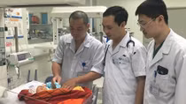 Thời tiết trở lạnh, nhiều loại bệnh hoành hành ở trẻ