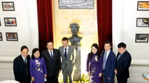 Bệnh viện K khánh thành tượng nhà khoa học Marie Sklodowska-Curie