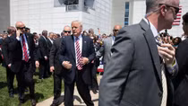  Ứng viên Tổng thống đảng Cộng hòa Donald Trump lại bị kiện