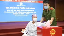 Những hình ảnh ấn tượng, xúc động trong Ngày bầu cử