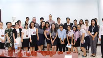 Australia hỗ trợ đào tạo tiếng Anh cho cán bộ Đà Nẵng để phục vụ APEC