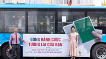 Đại sứ Anh và Hoa hậu Lương Thuỳ Linh tuyên truyền chống buôn bán người