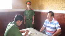 Tạm giữ khẩn cấp người cung cấp dung môi cho “đại gia” Trịnh Sướng sản xuất xăng giả