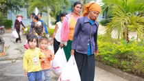Mang Tết đến sớm với đồng bào Tây Nguyên