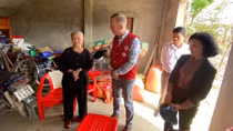 Đại sứ Anh thăm người dân vùng lũ lụt Quảng Bình