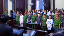 Những cuộc đấu trí không khoan nhượng