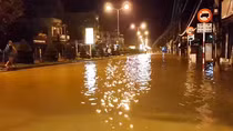 Nhiều địa bàn ở Nam Trung bộ ngập lụt do mưa lũ lớn