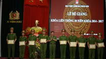 Trao bằng tốt nghiệp cho 580 học viên khóa Liên thông 30