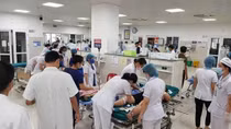 Tổ cấp cứu của BV Việt Đức vào Quảng Bình hỗ trợ cứu chữa bệnh nhân TNGT