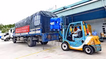 Nhật Bản vận chuyển hàng viện trợ tới người dân vùng lũ