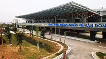Vé bay thương mại ngày đầu tiên tuyến TP Hồ Chí Minh - Quảng Ninh đã bán hết