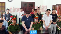 Xét xử 19 đối tượng mang quan tài đi đòi nợ thuê gây xôn xao dư luận