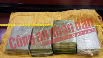 Bắt quả tang 2 đối tượng vận chuyển 10 bánh heroin tại Hà Giang