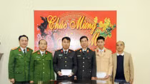 Sẻ chia yêu thương tới cán bộ, chiến sỹ và học sinh huyện Gia Bình