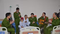 Sẻ chia khó khăn với bệnh nhân mắc bệnh hiểm nghèo