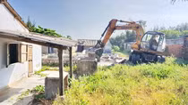 Cưỡng chế tháo dỡ 19 cơ sở sản xuất tôm giống ở phía Bắc TP Tuy Hòa 