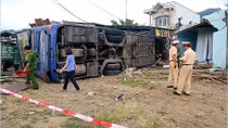 UBND tỉnh Khánh Hoà và TP Nha Trang hỗ trợ 9 nạn nhân vụ lật xe khách làm 38 người bị thương