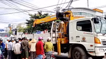 Người đàn ông tử vong sau cú tông vào xe lắp điện