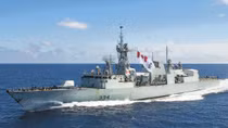 Lần đầu tiên tàu Hải quân Hoàng gia Canada Regina đến cảng Quốc tế Cam Ranh
