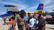 Điều thủy phi cơ ra Trường Sa cấp cứu một quân nhân