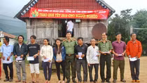 Mang hương tết đến với người dân khu Nam Trung bộ