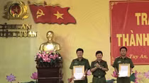 Khen thưởng Công an huyện Tuy An khám phá vụ sát hại bé gái 13 tuổi