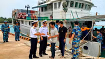 Hải quân đảo Sinh Tồn hỗ trợ 46 ngư dân lâm nạn ở vùng biển Trường Sa