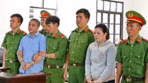 Đôi vợ chồng rủ nhau đi bán ma túy để cùng thỏa mãn cơn nghiện