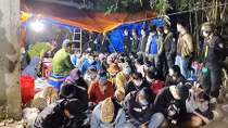Khởi tố 32 bị can đánh bạc chiều mùng 1 Tết