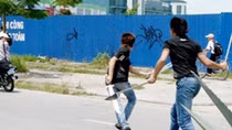 Án mạng bằng dao bấm giữa sòng bầu cua