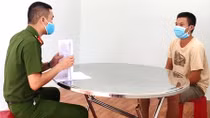 Côn đồ vượt chốt phong tỏa, đuổi chém tổ chống dịch