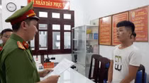 Truy bắt nhóm thanh niên vác hung khí giết người lúc rạng sáng