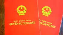 Chuyển cơ quan điều tra hồ sơ vụ 4 cán bộ cấp “sổ đỏ” trái luật 