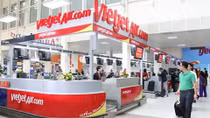 Hành khách ném điện thoại vào mặt nữ nhân viên Vietjet vì chuyến bay bị hoãn