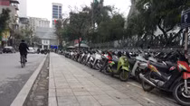 Vỉa hè Hà Nội được "khoác áo mới"