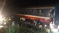 Tàu chở hơn 200 khách bị trật bánh ở Thanh Hóa, lịch chạy tàu Bắc- Nam bị ảnh hưởng