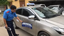 Khách nước ngoài đi từ Nội Bài về Hà Nội bị taxi dởm "vặt" hơn 2 triệu đồng tiền cước