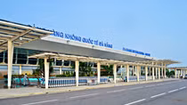 Xe xăng dầu cắt ngang đường băng nơi chuyên cơ chở Thủ tướng Slovakia đang đỗ