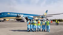 Hàng loạt chuyến bay bị ngừng, đổi lịch do ảnh hưởng của cơn bão số 2