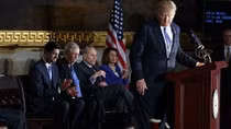 Quốc hội Mỹ chặn đề xuất chi tiêu của ông Trump 