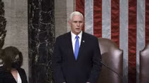 Phó Tổng thống Mike Pence khước từ phế truất ông Trump 