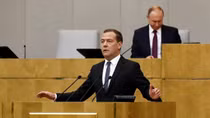 Ông Medvedev tiếp tục được bầu làm Thủ tướng Nga
