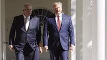 Ông Trump tiếp tục bị tố gọi điện nhờ Australia giúp đỡ